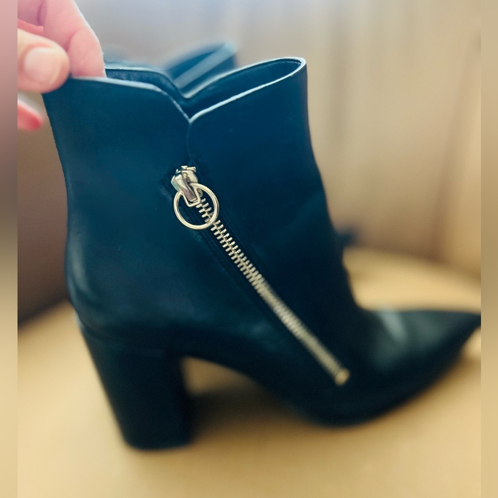 Nine West Black Ankle Boots with Gold Zipper - Picture 11 of 14